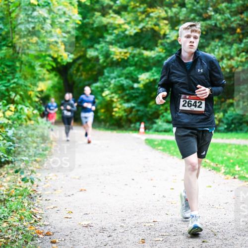 12.10.2025 - Bramfelder Halbmarathon 2025 Dr. Thomas Lammeyer http://msf.ph/oto/9355870 12.10.2025 10:55:04 Laufen 2642 meine-sportfotos.de