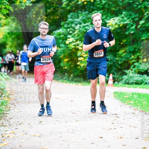12.10.2025 - Bramfelder Halbmarathon 2025 Dr. Thomas Lammeyer http://msf.ph/oto/9355903 12.10.2025 10:55:13 Laufen 2628, 2691 meine-sportfotos.de