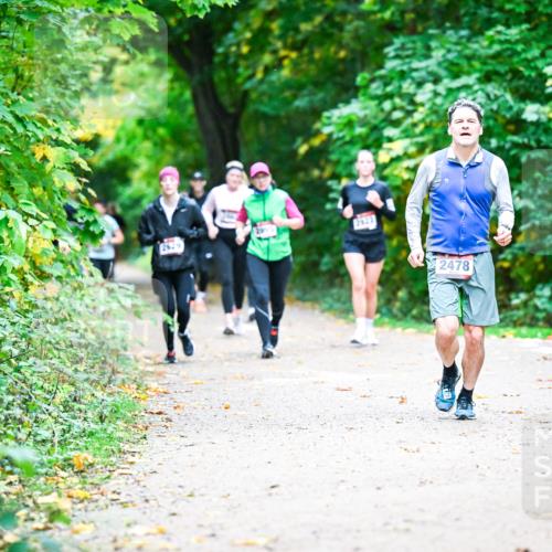 12.10.2025 - Bramfelder Halbmarathon 2025 Dr. Thomas Lammeyer http://msf.ph/oto/9355938 12.10.2025 10:55:20 Laufen 1923, 2478 meine-sportfotos.de