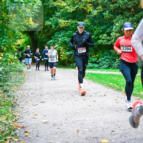 12.10.2025 - Bramfelder Halbmarathon 2025 Dr. Thomas Lammeyer http://msf.ph/oto/9356004 12.10.2025 10:55:31 Laufen 2818, 2371, 2394, 2862 meine-sportfotos.de