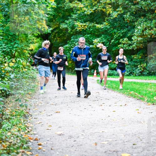 12.10.2025 - Bramfelder Halbmarathon 2025 Dr. Thomas Lammeyer http://msf.ph/oto/9356036 12.10.2025 10:55:39 Laufen 2101, 2005, 2334 meine-sportfotos.de