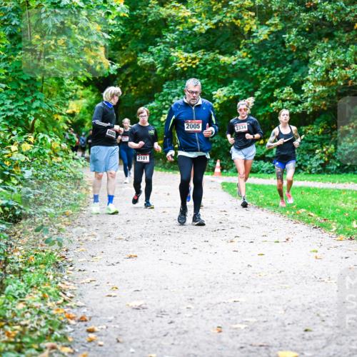 12.10.2025 - Bramfelder Halbmarathon 2025 Dr. Thomas Lammeyer http://msf.ph/oto/9356038 12.10.2025 10:55:39 Laufen 2101, 2005, 2334 meine-sportfotos.de