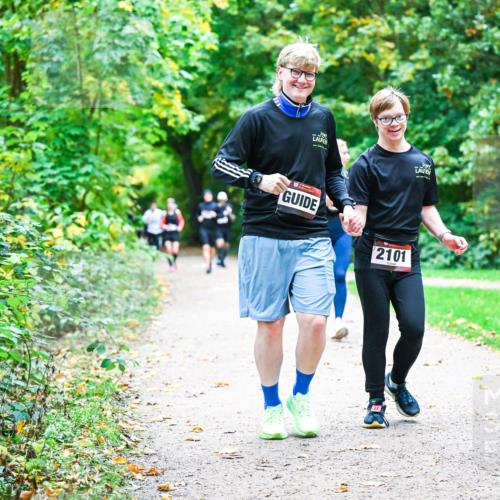 12.10.2025 - Bramfelder Halbmarathon 2025 Dr. Thomas Lammeyer http://msf.ph/oto/9356066 12.10.2025 10:55:45 Laufen 2101 meine-sportfotos.de