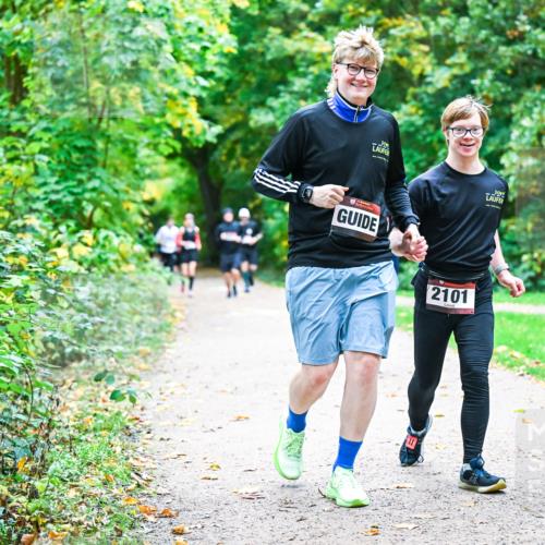 12.10.2025 - Bramfelder Halbmarathon 2025 Dr. Thomas Lammeyer http://msf.ph/oto/9356068 12.10.2025 10:55:45 Laufen 2101 meine-sportfotos.de