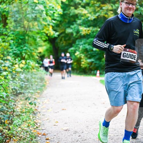 12.10.2025 - Bramfelder Halbmarathon 2025 Dr. Thomas Lammeyer http://msf.ph/oto/9356073 12.10.2025 10:55:46 Laufen 2101, 11 meine-sportfotos.de