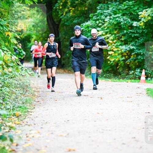 12.10.2025 - Bramfelder Halbmarathon 2025 Dr. Thomas Lammeyer http://msf.ph/oto/9356076 12.10.2025 10:55:48 Laufen 2619, 2287, 2223 meine-sportfotos.de