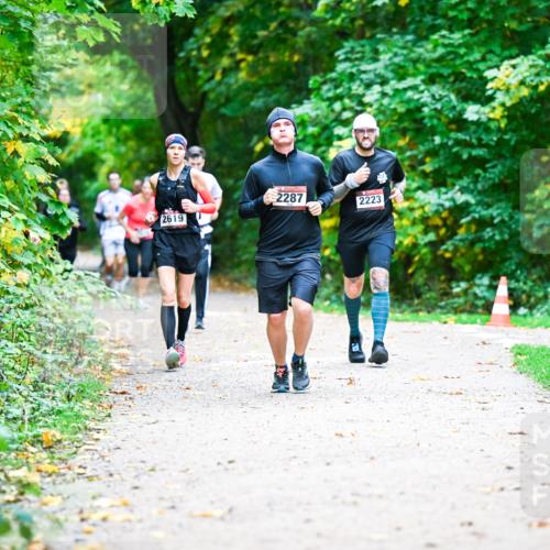 12.10.2025 - Bramfelder Halbmarathon 2025 Dr. Thomas Lammeyer http://msf.ph/oto/9356083 12.10.2025 10:55:48 Laufen 2619, 2287, 2223 meine-sportfotos.de