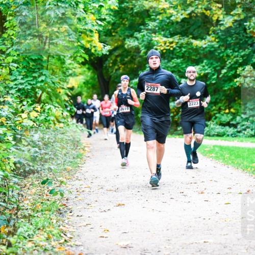 12.10.2025 - Bramfelder Halbmarathon 2025 Dr. Thomas Lammeyer http://msf.ph/oto/9356101 12.10.2025 10:55:51 Laufen 2619, 2287, 2223 meine-sportfotos.de