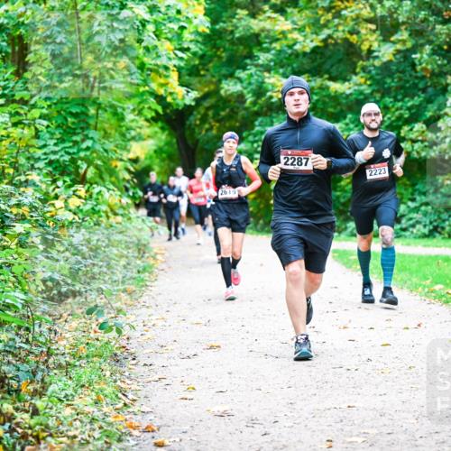 12.10.2025 - Bramfelder Halbmarathon 2025 Dr. Thomas Lammeyer http://msf.ph/oto/9356107 12.10.2025 10:55:52 Laufen 2619, 2287, 2223 meine-sportfotos.de