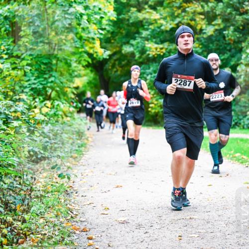 12.10.2025 - Bramfelder Halbmarathon 2025 Dr. Thomas Lammeyer http://msf.ph/oto/9356111 12.10.2025 10:55:52 Laufen 2619, 2287, 2223 meine-sportfotos.de