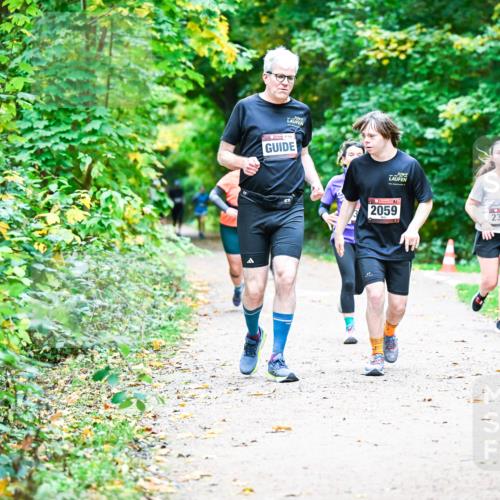 12.10.2025 - Bramfelder Halbmarathon 2025 Dr. Thomas Lammeyer http://msf.ph/oto/9356224 12.10.2025 10:56:21 Laufen 154, 2059, 2351 meine-sportfotos.de