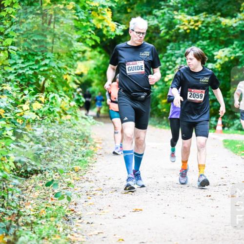 12.10.2025 - Bramfelder Halbmarathon 2025 Dr. Thomas Lammeyer http://msf.ph/oto/9356226 12.10.2025 10:56:21 Laufen 154, 2059, 2351 meine-sportfotos.de