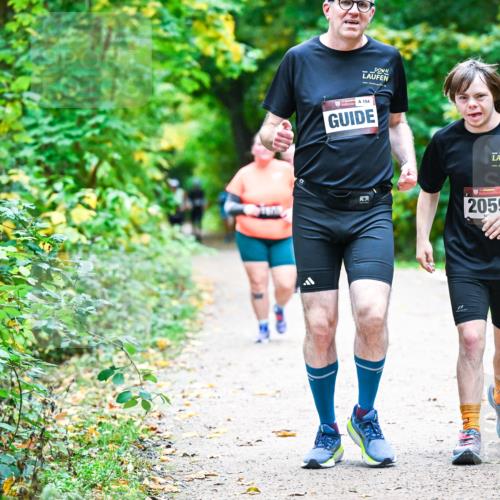 12.10.2025 - Bramfelder Halbmarathon 2025 Dr. Thomas Lammeyer http://msf.ph/oto/9356237 12.10.2025 10:56:23 Laufen 154, 2059 meine-sportfotos.de