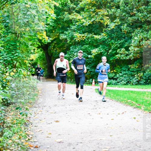 12.10.2025 - Bramfelder Halbmarathon 2025 Dr. Thomas Lammeyer http://msf.ph/oto/9356284 12.10.2025 10:56:36 Laufen 2323 meine-sportfotos.de