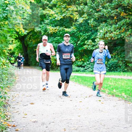 12.10.2025 - Bramfelder Halbmarathon 2025 Dr. Thomas Lammeyer http://msf.ph/oto/9356296 12.10.2025 10:56:38 Laufen 2323, 232 meine-sportfotos.de