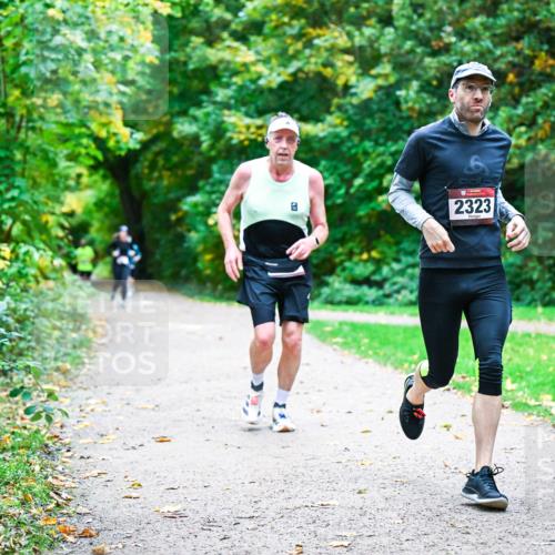 12.10.2025 - Bramfelder Halbmarathon 2025 Dr. Thomas Lammeyer http://msf.ph/oto/9356306 12.10.2025 10:56:39 Laufen 8, 2323, 232 meine-sportfotos.de