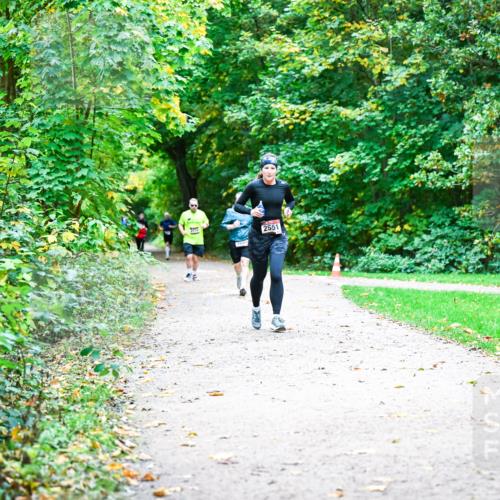12.10.2025 - Bramfelder Halbmarathon 2025 Dr. Thomas Lammeyer http://msf.ph/oto/9356313 12.10.2025 10:56:47 Laufen 2551 meine-sportfotos.de