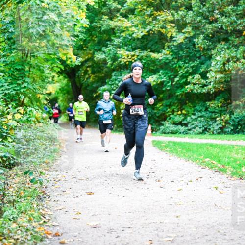 12.10.2025 - Bramfelder Halbmarathon 2025 Dr. Thomas Lammeyer http://msf.ph/oto/9356324 12.10.2025 10:56:48 Laufen 2551 meine-sportfotos.de