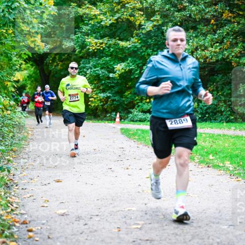 12.10.2025 - Bramfelder Halbmarathon 2025 Dr. Thomas Lammeyer http://msf.ph/oto/9356354 12.10.2025 10:56:53 Laufen 2774, 2889 meine-sportfotos.de
