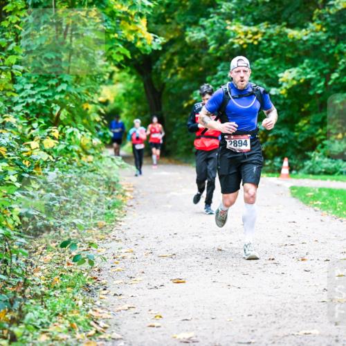 12.10.2025 - Bramfelder Halbmarathon 2025 Dr. Thomas Lammeyer http://msf.ph/oto/9356372 12.10.2025 10:56:58 Laufen 2894 meine-sportfotos.de