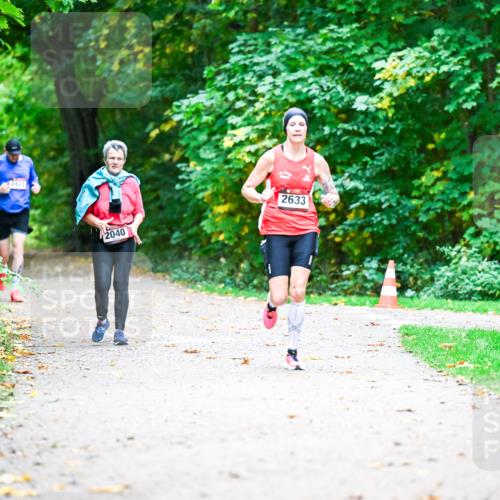 12.10.2025 - Bramfelder Halbmarathon 2025 Dr. Thomas Lammeyer http://msf.ph/oto/9356393 12.10.2025 10:57:04 Laufen 2423, 2040, 2633 meine-sportfotos.de