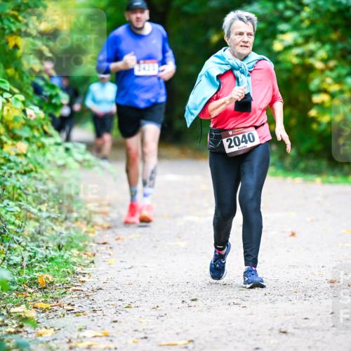 12.10.2025 - Bramfelder Halbmarathon 2025 Dr. Thomas Lammeyer http://msf.ph/oto/9356419 12.10.2025 10:57:09 Laufen 3433, 2040 meine-sportfotos.de