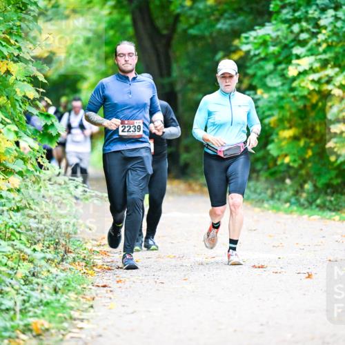 12.10.2025 - Bramfelder Halbmarathon 2025 Dr. Thomas Lammeyer http://msf.ph/oto/9356434 12.10.2025 10:57:16 Laufen 120, 2239 meine-sportfotos.de