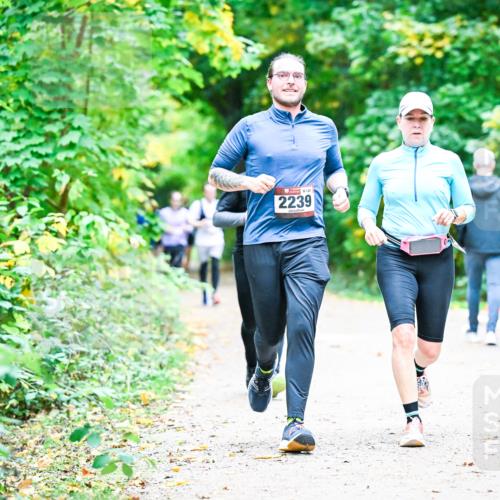 12.10.2025 - Bramfelder Halbmarathon 2025 Dr. Thomas Lammeyer http://msf.ph/oto/9356449 12.10.2025 10:57:20 Laufen 8, 120, 2239 meine-sportfotos.de