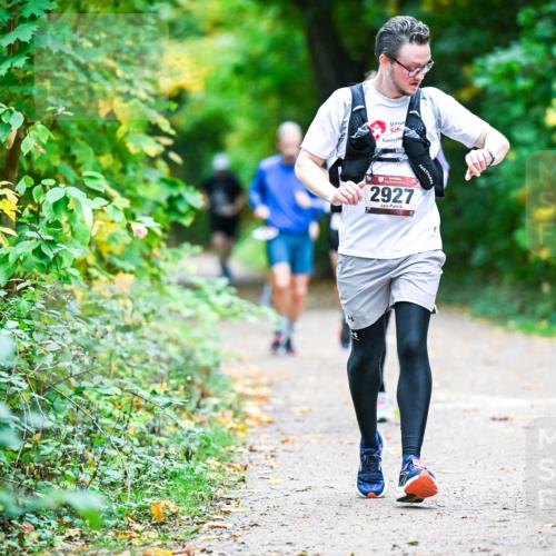 12.10.2025 - Bramfelder Halbmarathon 2025 Dr. Thomas Lammeyer http://msf.ph/oto/9356482 12.10.2025 10:57:28 Laufen 2927 meine-sportfotos.de