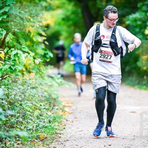 12.10.2025 - Bramfelder Halbmarathon 2025 Dr. Thomas Lammeyer http://msf.ph/oto/9356484 12.10.2025 10:57:28 Laufen 2927 meine-sportfotos.de