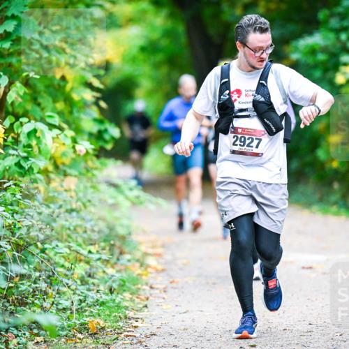 12.10.2025 - Bramfelder Halbmarathon 2025 Dr. Thomas Lammeyer http://msf.ph/oto/9356486 12.10.2025 10:57:28 Laufen 2927 meine-sportfotos.de