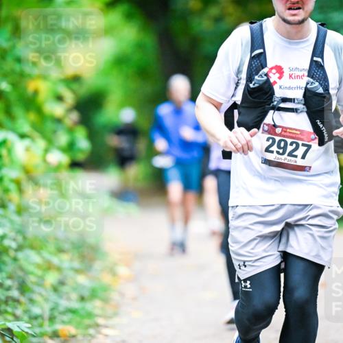 12.10.2025 - Bramfelder Halbmarathon 2025 Dr. Thomas Lammeyer http://msf.ph/oto/9356495 12.10.2025 10:57:30 Laufen 34, 2927 meine-sportfotos.de