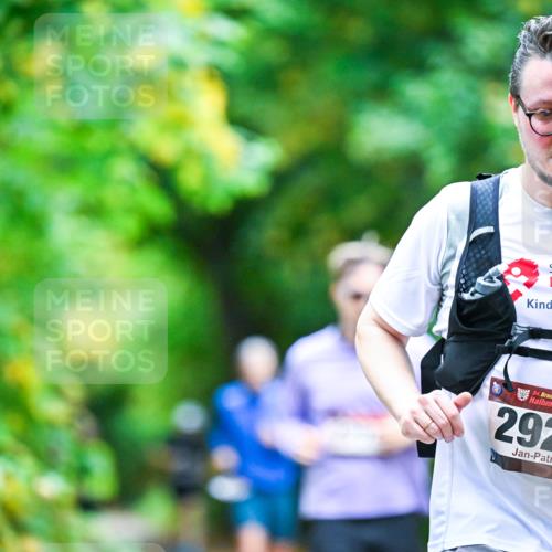 12.10.2025 - Bramfelder Halbmarathon 2025 Dr. Thomas Lammeyer http://msf.ph/oto/9356500 12.10.2025 10:57:31 Laufen 34, 2927 meine-sportfotos.de