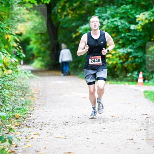 12.10.2025 - Bramfelder Halbmarathon 2025 Dr. Thomas Lammeyer http://msf.ph/oto/9356558 12.10.2025 10:57:50 Laufen 2448 meine-sportfotos.de