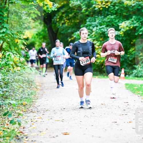 12.10.2025 - Bramfelder Halbmarathon 2025 Dr. Thomas Lammeyer http://msf.ph/oto/9356603 12.10.2025 10:58:12 Laufen 2407, 2735, 2881 meine-sportfotos.de