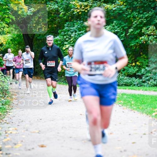 12.10.2025 - Bramfelder Halbmarathon 2025 Dr. Thomas Lammeyer http://msf.ph/oto/9356642 12.10.2025 10:58:19 Laufen 2403, 2980, 2683, 228 meine-sportfotos.de