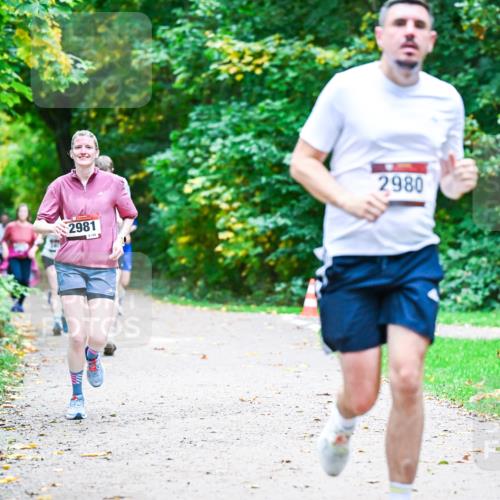 12.10.2025 - Bramfelder Halbmarathon 2025 Dr. Thomas Lammeyer http://msf.ph/oto/9356671 12.10.2025 10:58:26 Laufen 2981, 128, 2980 meine-sportfotos.de