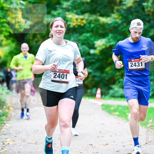12.10.2025 - Bramfelder Halbmarathon 2025 Dr. Thomas Lammeyer http://msf.ph/oto/9356706 12.10.2025 10:58:32 Laufen 2401, 2431 meine-sportfotos.de