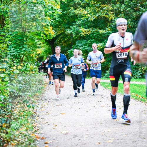 12.10.2025 - Bramfelder Halbmarathon 2025 Dr. Thomas Lammeyer http://msf.ph/oto/9356790 12.10.2025 10:58:49 Laufen 2205, 2290, 2234, 169, 2618, 2202 meine-sportfotos.de