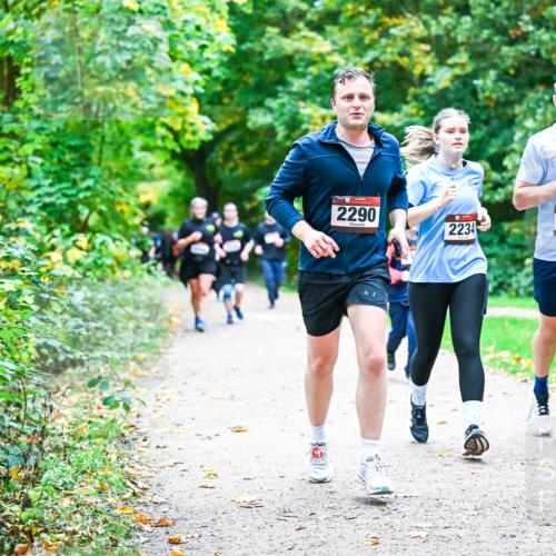 12.10.2025 - Bramfelder Halbmarathon 2025 Dr. Thomas Lammeyer http://msf.ph/oto/9356806 12.10.2025 10:58:51 Laufen 2290, 2234, 2205 meine-sportfotos.de