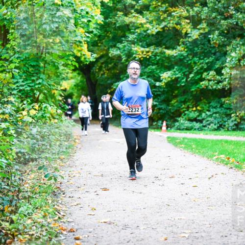 12.10.2025 - Bramfelder Halbmarathon 2025 Dr. Thomas Lammeyer http://msf.ph/oto/9356908 12.10.2025 10:59:10 Laufen 2232 meine-sportfotos.de