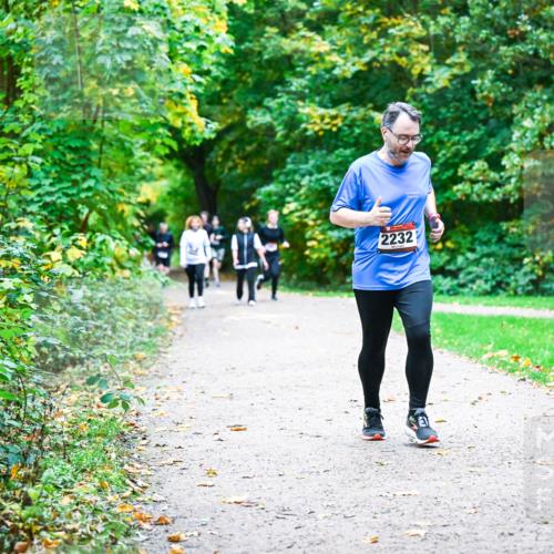 12.10.2025 - Bramfelder Halbmarathon 2025 Dr. Thomas Lammeyer http://msf.ph/oto/9356914 12.10.2025 10:59:11 Laufen 2232 meine-sportfotos.de