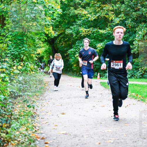 12.10.2025 - Bramfelder Halbmarathon 2025 Dr. Thomas Lammeyer http://msf.ph/oto/9356938 12.10.2025 10:59:18 Laufen 2098, 990, 2961 meine-sportfotos.de