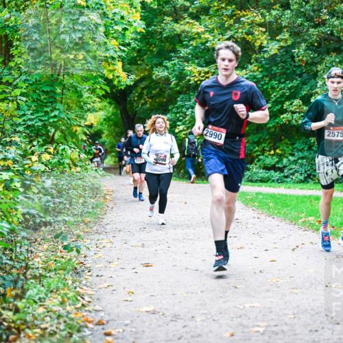 12.10.2025 - Bramfelder Halbmarathon 2025 Dr. Thomas Lammeyer http://msf.ph/oto/9356947 12.10.2025 10:59:19 Laufen 2181, 098, 2990, 2575 meine-sportfotos.de