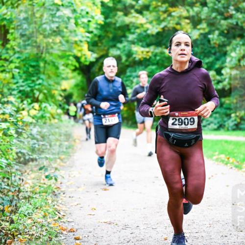 12.10.2025 - Bramfelder Halbmarathon 2025 Dr. Thomas Lammeyer http://msf.ph/oto/9356981 12.10.2025 10:59:24 Laufen 2181, 2909 meine-sportfotos.de