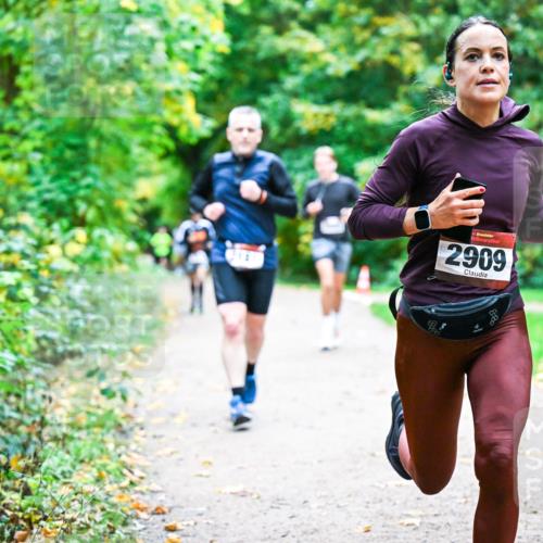 12.10.2025 - Bramfelder Halbmarathon 2025 Dr. Thomas Lammeyer http://msf.ph/oto/9356983 12.10.2025 10:59:25 Laufen 4, 2909 meine-sportfotos.de
