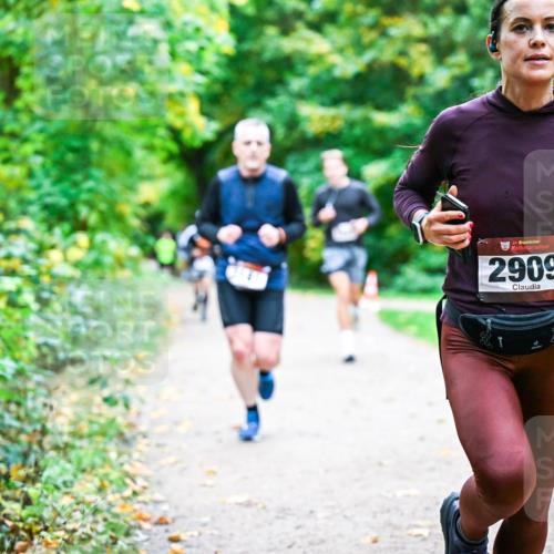 12.10.2025 - Bramfelder Halbmarathon 2025 Dr. Thomas Lammeyer http://msf.ph/oto/9356984 12.10.2025 10:59:25 Laufen 34, 2909 meine-sportfotos.de