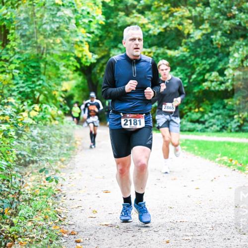 12.10.2025 - Bramfelder Halbmarathon 2025 Dr. Thomas Lammeyer http://msf.ph/oto/9356989 12.10.2025 10:59:26 Laufen 2181, 2865 meine-sportfotos.de