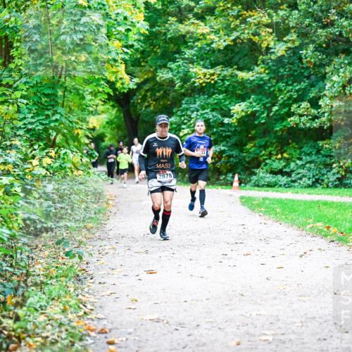 12.10.2025 - Bramfelder Halbmarathon 2025 Dr. Thomas Lammeyer http://msf.ph/oto/9357005 12.10.2025 10:59:28 Laufen 3, 2878 meine-sportfotos.de