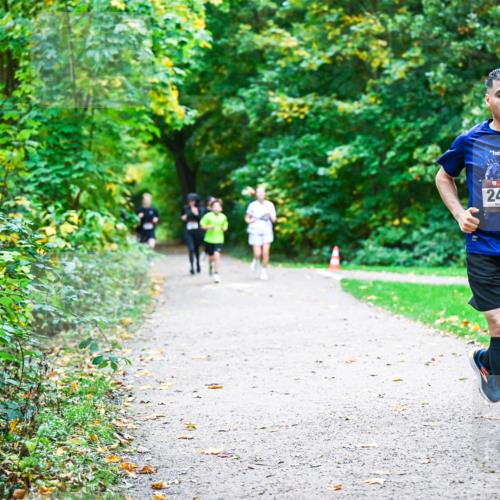 12.10.2025 - Bramfelder Halbmarathon 2025 Dr. Thomas Lammeyer http://msf.ph/oto/9357032 12.10.2025 10:59:32 Laufen 2483 meine-sportfotos.de